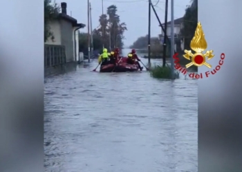 Isola di Capo Rizzuto, maltempo (screen da canale Twitter Vigili del Fuoco)