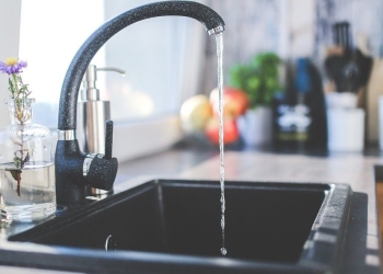 rubinetto_acqua_scorre