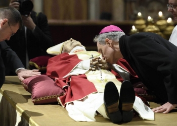 Mons. Georg con Benedetto XVI