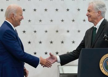 Joe Biden e William Burns (Foto: 2022, LaPresse)