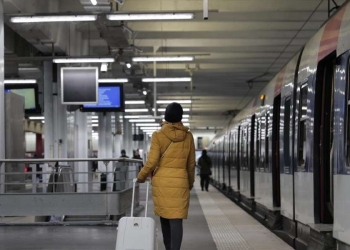 Francia, treni fermi a Parigi durante lo sciopero generale del 19 gennaio 2023 (LaPresse)