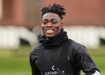 Il calciatore Christian Atsu , disperso nel terremoto in Turchia (Twitter)