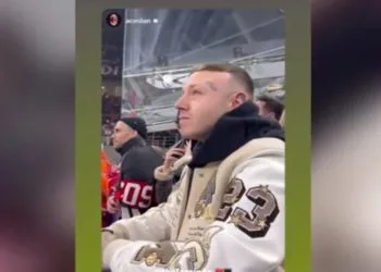 Lazza, la curva sud lo omaggia cantando "Cenere". (Foto: Web)