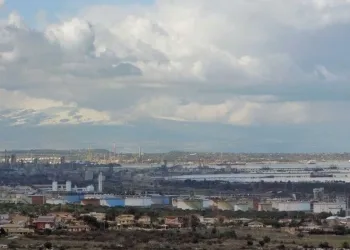 La raffineria Isab di Priolo  (foto di archivio)