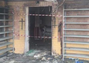 Il centro islamico incendiato di Tortona (Twitter)