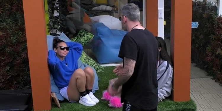 Nicole Murgia in crisi al GF Vip, Tavassi la rincuora (Foto: Web)