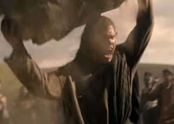 Taylor James, in una scena emblematica del film Samson - La Vera Storia di Sansone