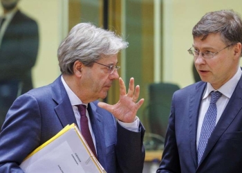 Paolo Gentiloni e Valdis Dombrovskis (Lapresse)