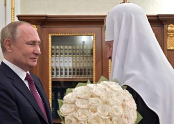 Vladimir Putin e il patriarca Kirill (LaPresse)