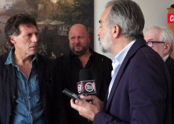 Il sindaco di Portici, Vincenzo Cuomo, litiga con l'inviato di Chi l'ha visto (Rai 3)