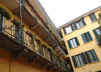 Case di ringhiera a Milano (LaPresse)