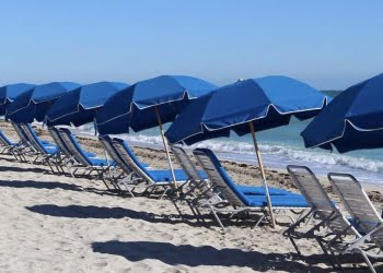 Ombrelloni in spiaggia (Foto: Pixabay)