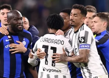 Juan Cuadrado e Romelu Lukaku stanno per scambiarsi di maglia (Foto LaPresse)