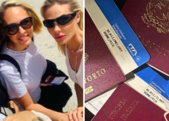 Ilary Blasi in vacanza con le sorelle