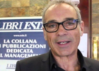 Claudio Orrea, co-fondatore e ad del brand Patrizia Pepe (screen da YouTube)