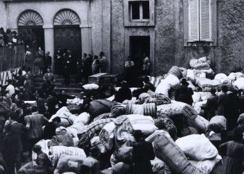 Aiuti del Vaticano agli sfollati (foto Archivio Santa Sede, da vaticannews.va)