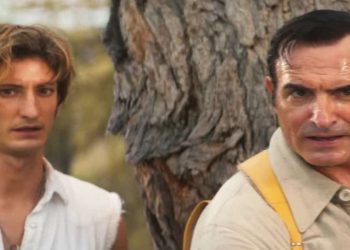 Pierre Niney e Jean Dujardin in una scena del film su Rai 3