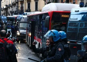 Napoli: traffico in tilt per la protesta contro la sospensione del Reddito di cittadinanza (Twitter)