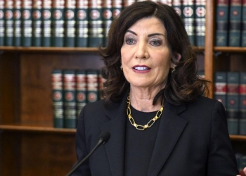 Kathy Hochul, governatrice di New York (Foto: 2023, LaPresse)