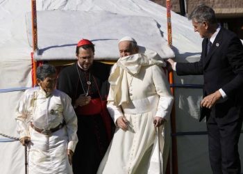 Papa Francesco in Mongolia (LaPresse)