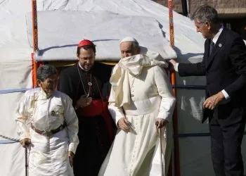 Papa Francesco in Mongolia (LaPresse)