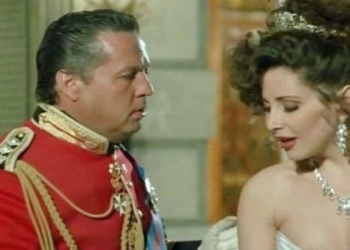 Renato Pozzetto e Francesca Dellera in una scena del film su Rete 4