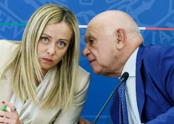 Giorgia Meloni, presidente del Consiglio, con Carlo Nordio, ministro della Giustizia (LaPresse)