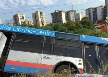Trasporto pubblico a Librino, Catania (LaPresse)