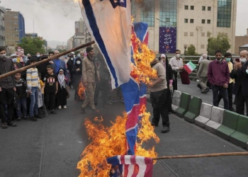 Iran, proteste anti Usa-Israele