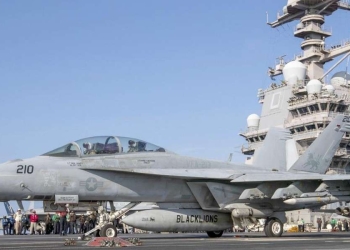 Sulla portaerei G. Ford, ora nel Mediterraneo orientale (LaPresse)