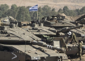 Forze israeliane pronte all'offensiva di terra su Gaza (LaPresse)