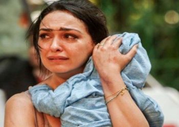 Una scena del film su Italia 1 (Foto Web)