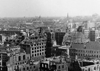 Berlino nel 1945 (LaPresse)