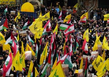 Manifestazione a supporto di Hezbollah in Libano (LaPresse)