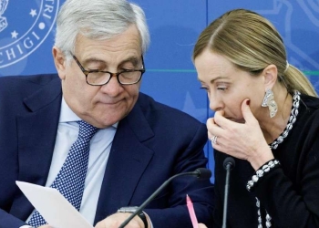 Giorgia Meloni (a d.), presidente del Consiglio, con Antonio Tajani, ministro degli Esteri (LaPresse)