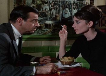 Walter Matthau e Audrey Hepburn in una scena del film su Rete 4 (Foto Web)