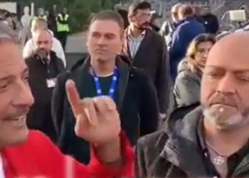 Croce celtica durante VivaRai2 (screen Rai)