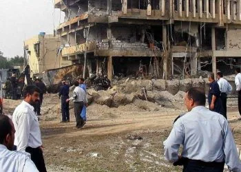 Nassiriya, Iraq, 12 novembre 2003. Il luogo dell'attentato agli italiani, poco dopo la strage (LaPresse)