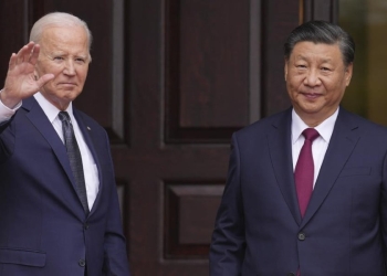 L'incontro di ieri tra il presidente americano Joe Biden e il presidente cinese Xi Jinping a San Francisco (LaPresse)