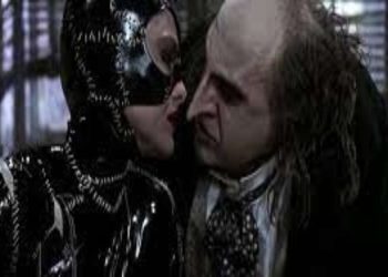 Michelle Pfeiffer e Danny DeVito in Batman - Il ritorno (Foto Web)