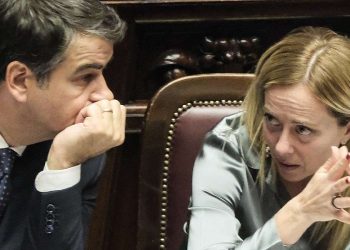 Raffaele Fitto, ministro per gli Affari europei e il PNRR, con Giorgia Meloni (LaPresse)