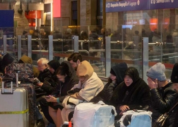 Disagi alla Stazione Centrale di Milano (LaPresse)