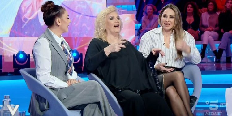 Iva Zanicchi con Mietta e Anna Tatangelo a Verissimo