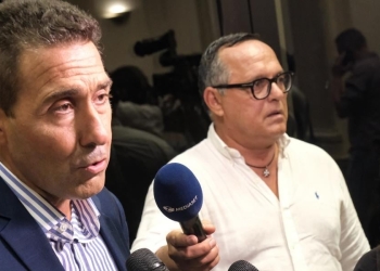 Il generale Roberto Vannacci (a sin.) (LaPresse)