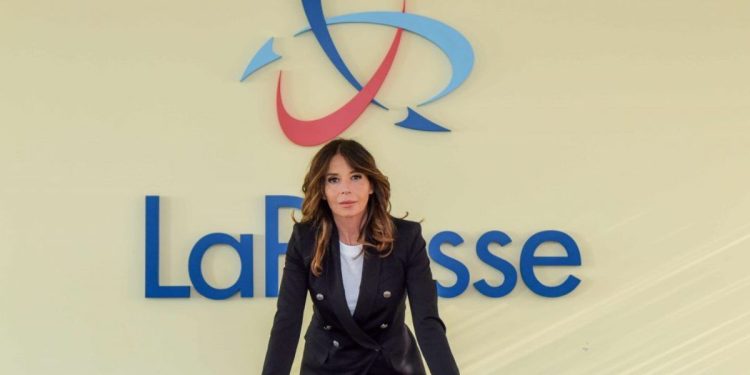 Alessia Lautone, la direttrice di LaPresse aggredita a Milano (Twitter)