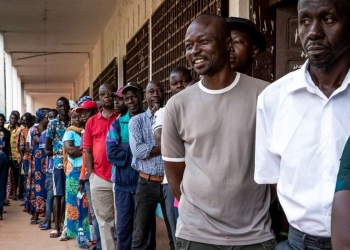 Al voto a Bangui, Centrafrica, durante le presidenziali del 2020 (LaPresse)