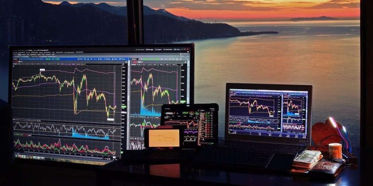 Image by Sergei Tokmakov from PIxabay