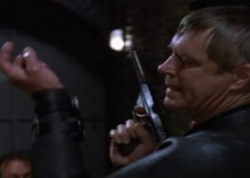 George Peppard in una scena del film su Rete 4 (Foto Web)