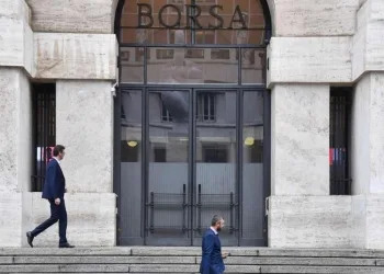 Piazza Affari (Ansa)