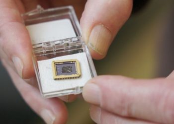 Il primo semiconduttore di grafene (Twitter)